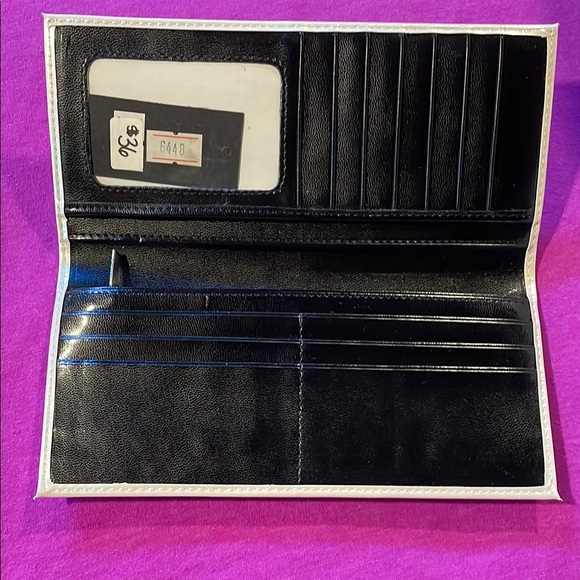 Beijo Cream Wallets with Sophisticated Metallic Accents - Picture 2 of 3